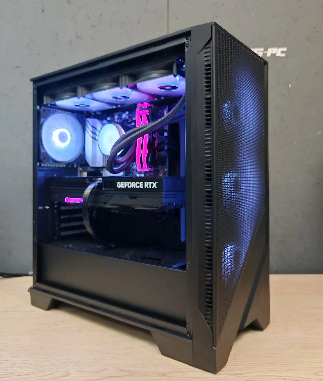 Игровой компьютер 989940 (Core i5-14600KF 3.5 ГГц/Intel Z790/32 ГБ DDR5 6 ГГц/1024 ГБ SSD/RTX 4070 SUPER 12 ГБ/Wi-Fi/850W/Phanteks 523 XT PRO ULTRA TG RGB Black)