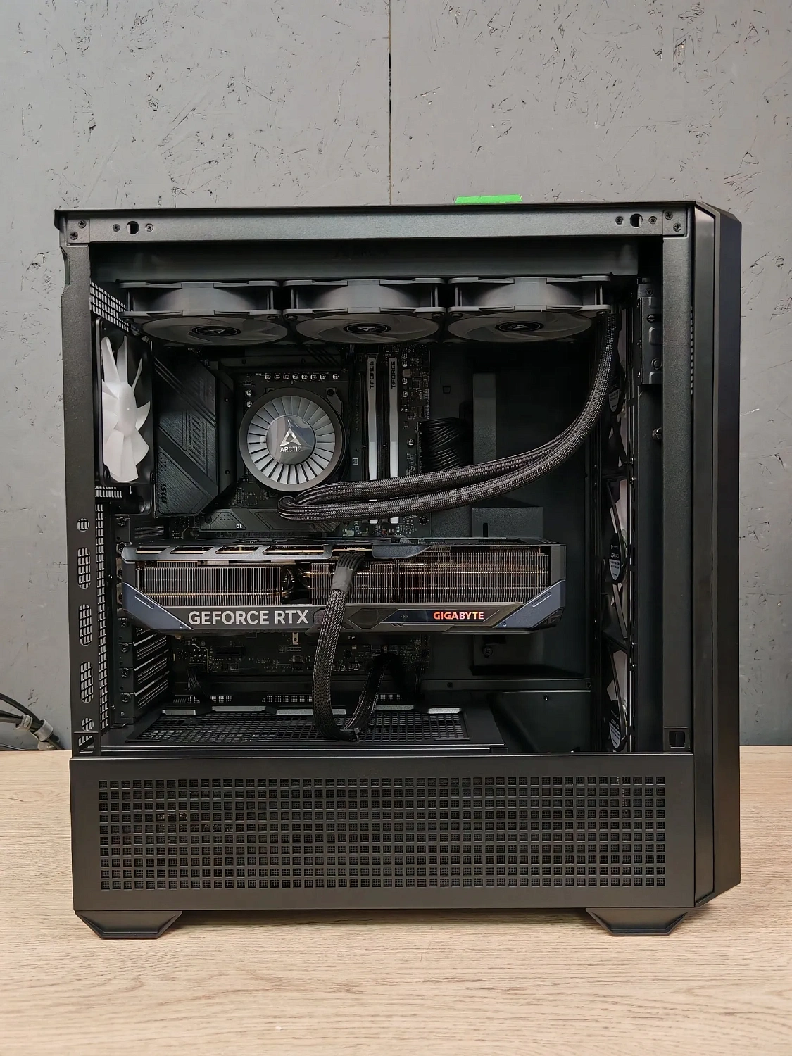 Игровой компьютер 692652 (Core i7-13700KF 3.4 ГГц/Z790/64 ГБ 6000 MHz DDR5/1 ТБ SSD/RTX 5080 16 ГБ/Wi-FI/1000W/Cougar MX600 RGB черный/Win 11 Pro Trial)