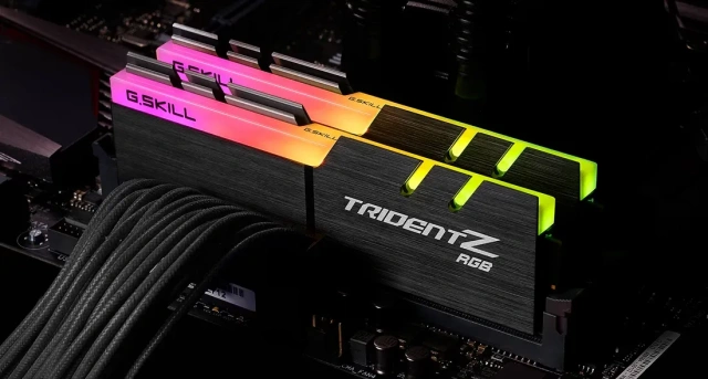 Оперативная память DDR4 32 ГБ 3600 МГц G.Skill Trident Z RGB (F4-3600C16D-32GTZRC) модулей 2 шт. купить! 