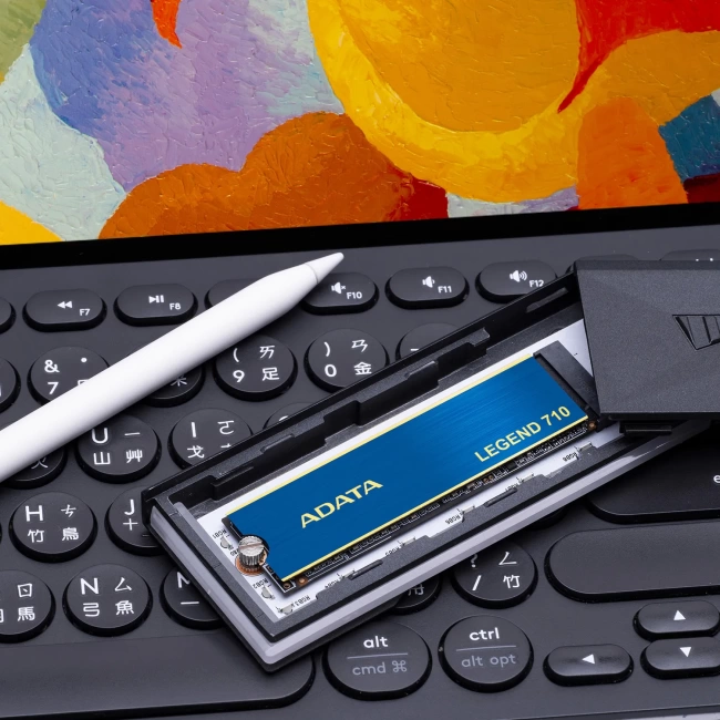 Твердотельный накопитель ADATA 2000 Gb LEGEND 710 ALEG-710-2TCS купить! 